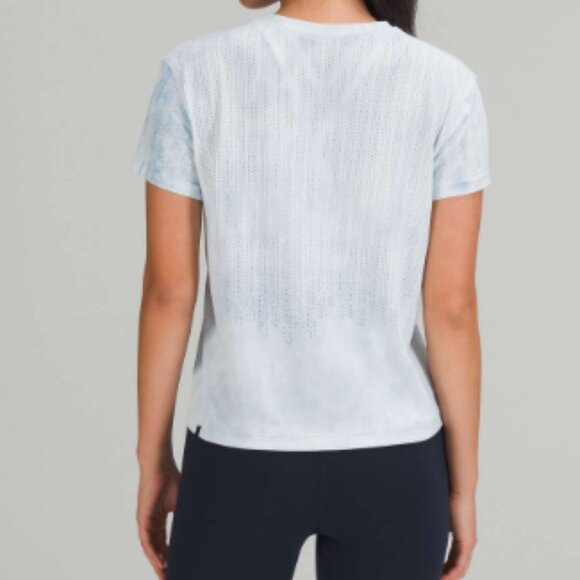 Lululemon Train to Be Short Sleeve Shirt Rainstripe Sheer Cloud Wash True Navy - Picture 2 of 5